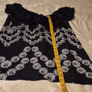 Women's Black and White Floral Top